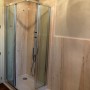 Boiserie e doccia in Marmo Rosa Portogallo Montecchi marmi e graniti Modena